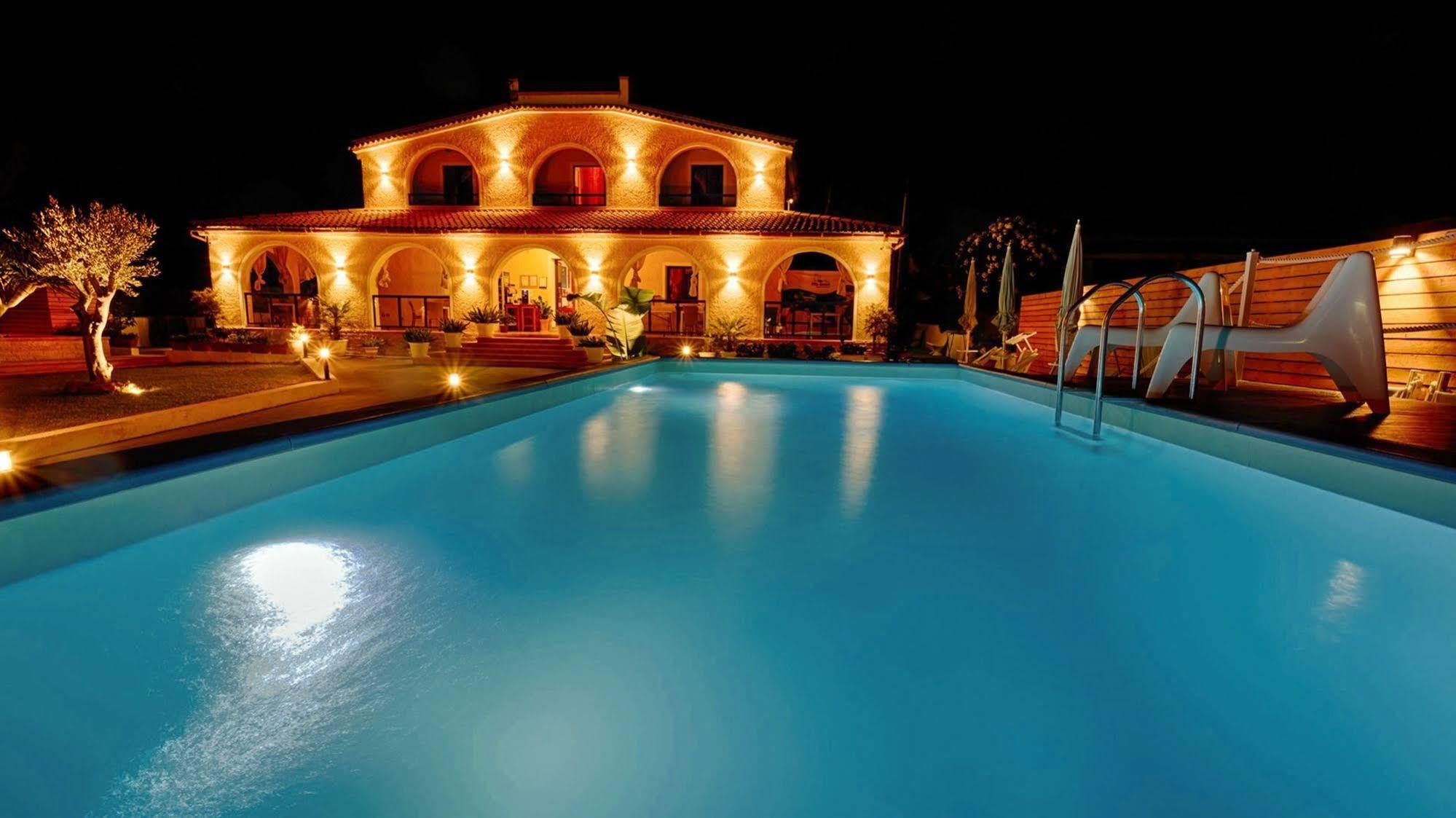Villa Sunset B&B/Apartments Fontane Bianche Dış mekan fotoğraf