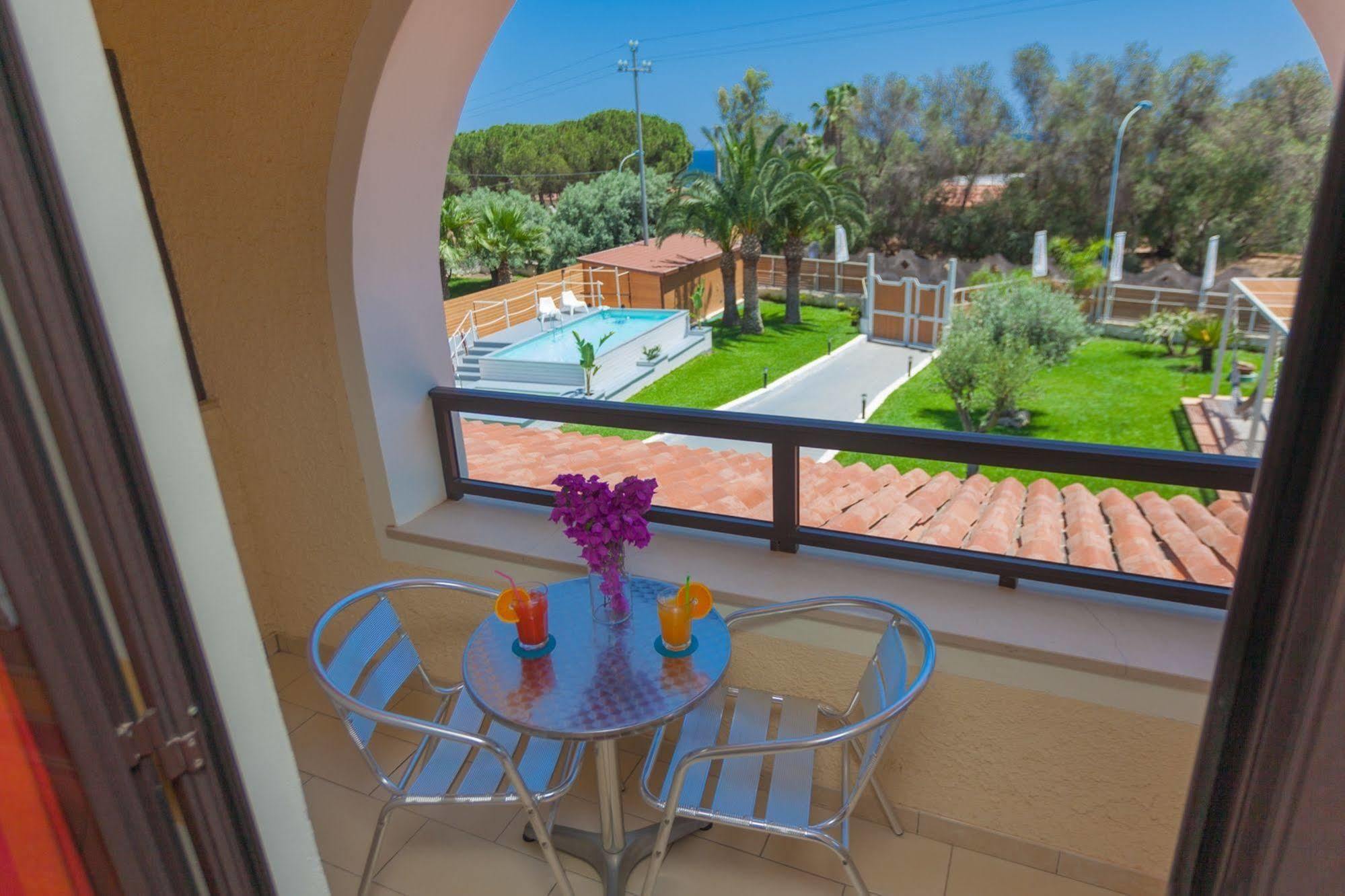 Villa Sunset B&B/Apartments Fontane Bianche Dış mekan fotoğraf