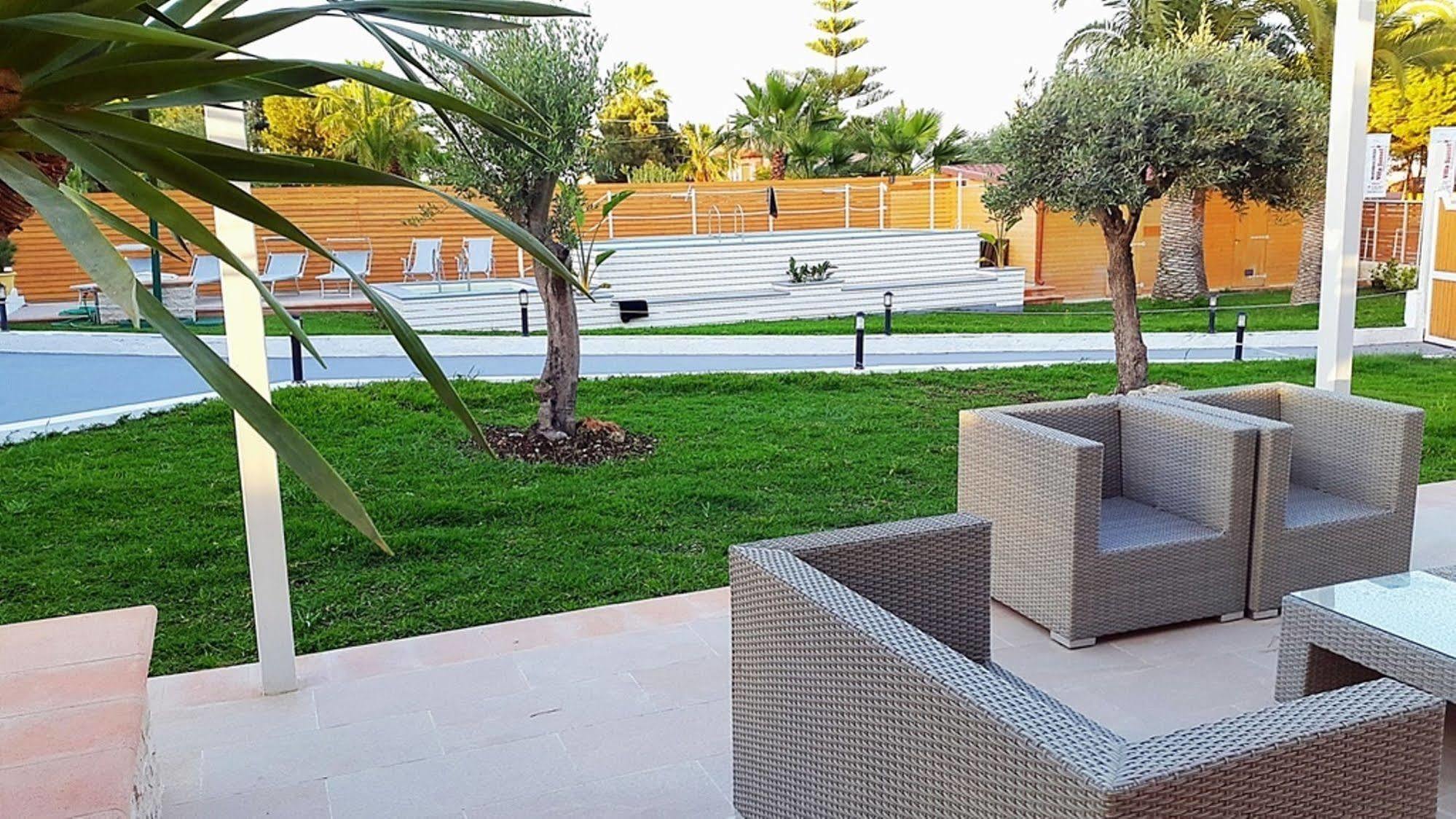 Villa Sunset B&B/Apartments Fontane Bianche Dış mekan fotoğraf
